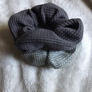 Bundle:2 Hair scrunchies